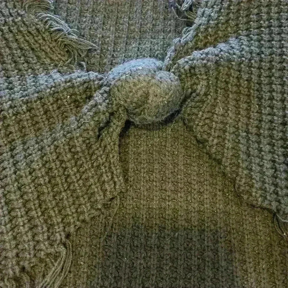 Forever 21 twist knot top sweater - Picture 3 of 9